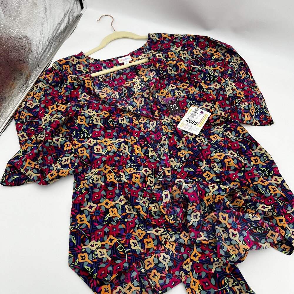 New With Tags LuLaRoe Lindsay kimono styled cardigan in large (18-22)